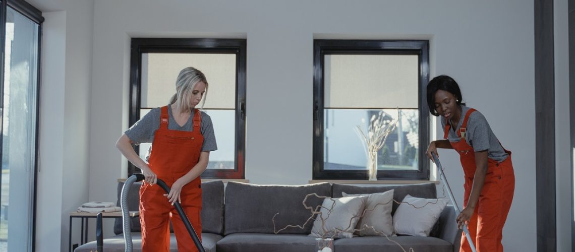 keep on cleaning and maid services - team cleaning floors